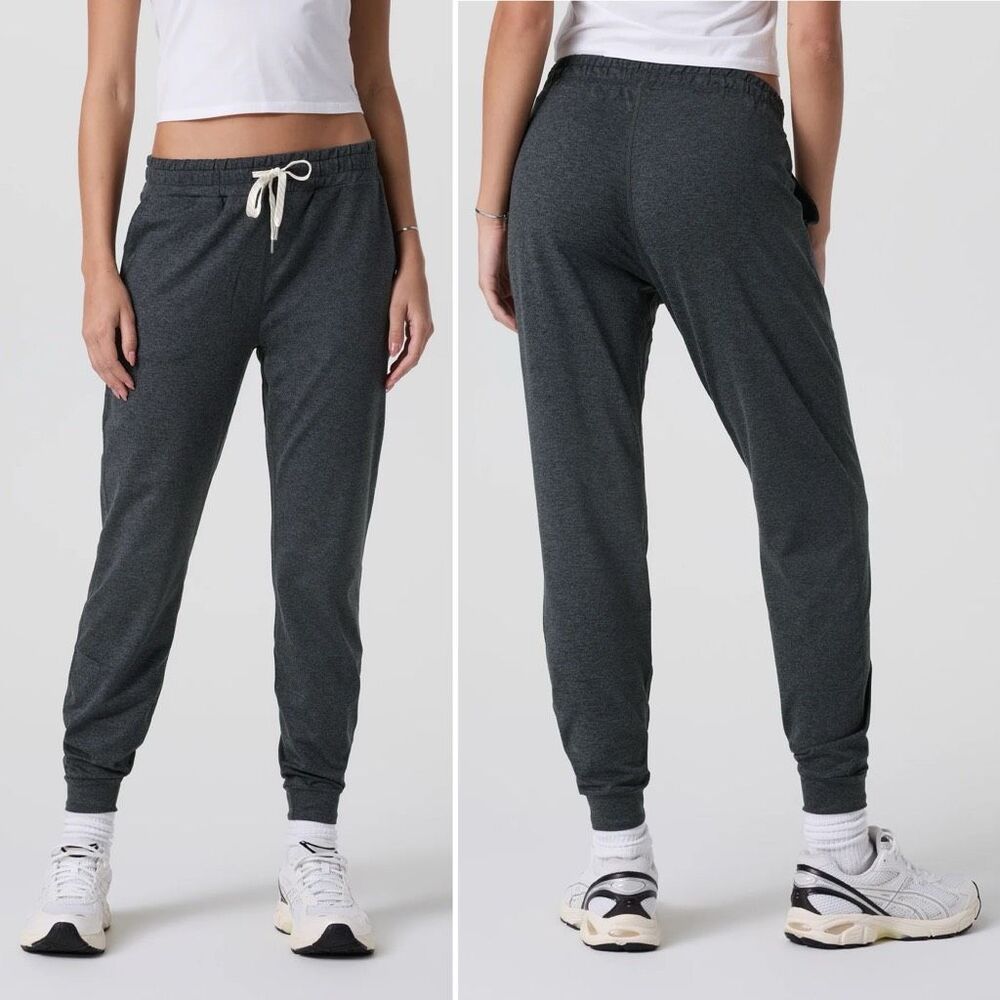 Vuori Women’s DreamKnit Performance Joggers in Charcoal Heather Size M